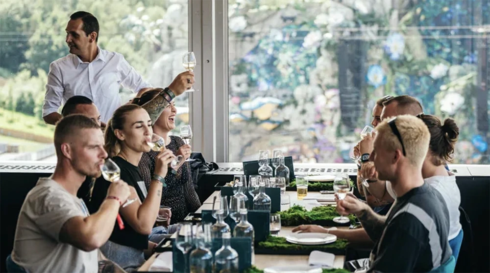 tomorrowland restaurante 