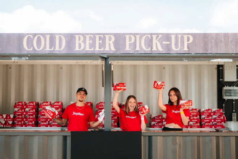 cervezas en tomorrowland